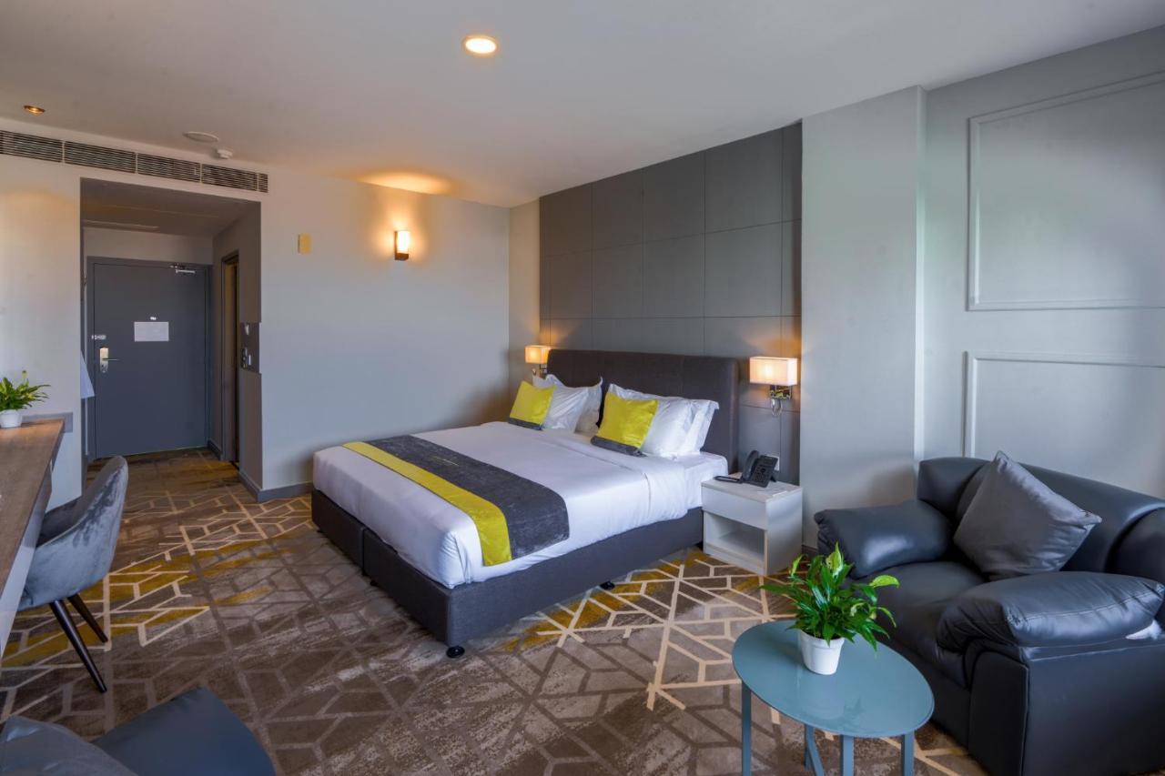 Manhattan Business Hotel, 말레 외부 사진