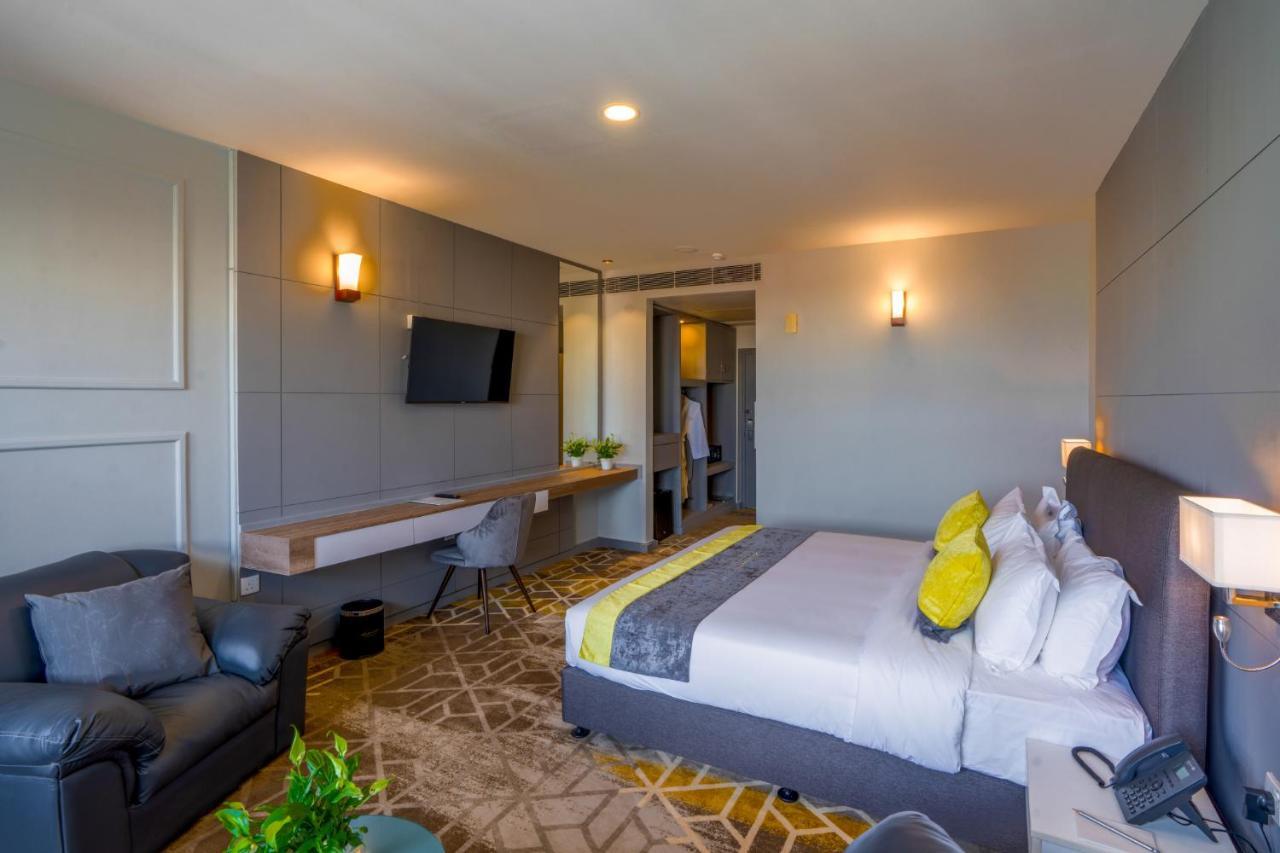 Manhattan Business Hotel, 말레 외부 사진
