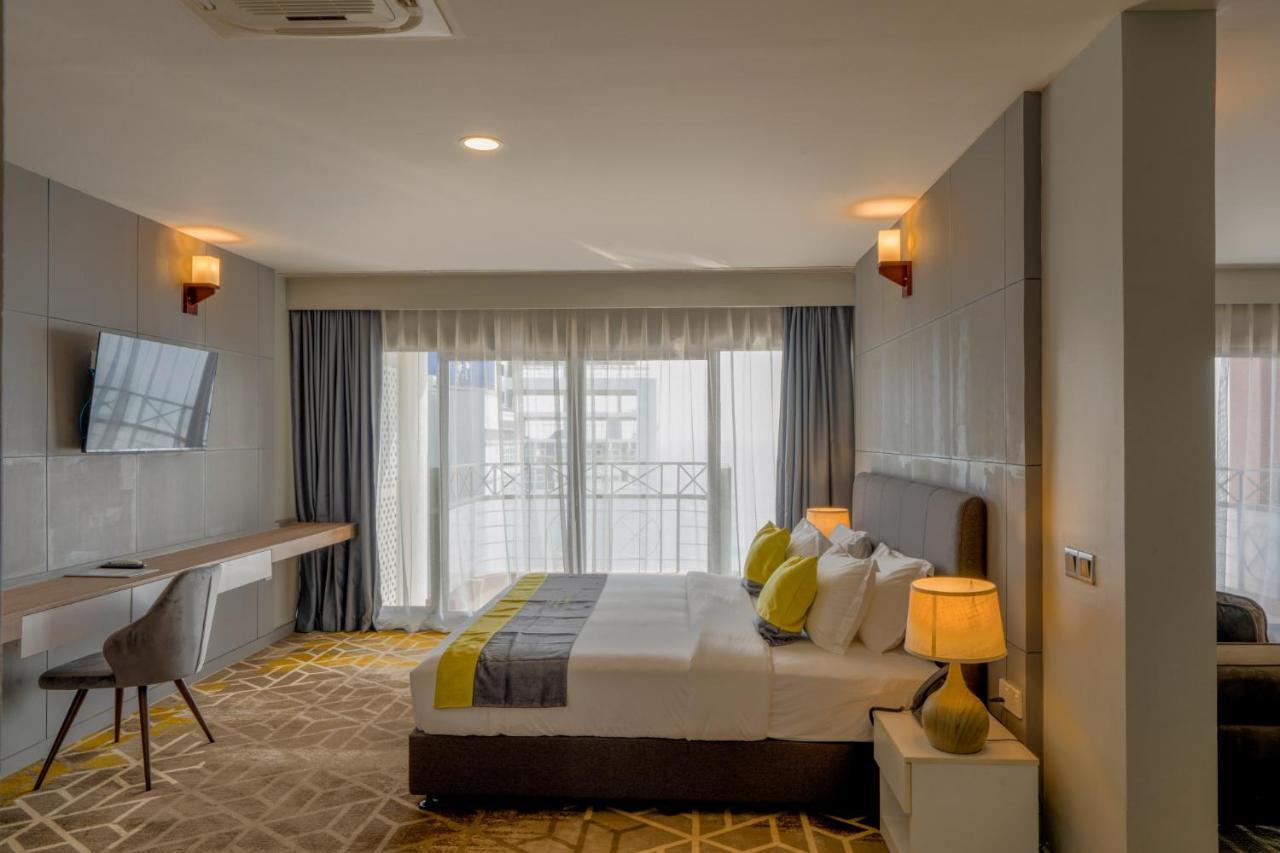 Manhattan Business Hotel, 말레 외부 사진