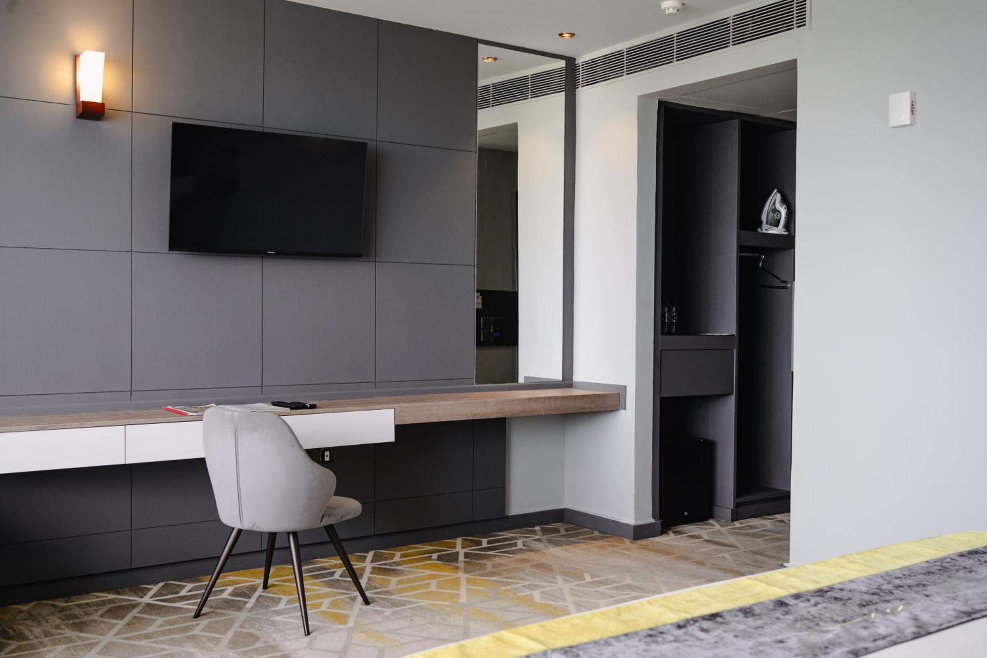 Manhattan Business Hotel, 말레 외부 사진