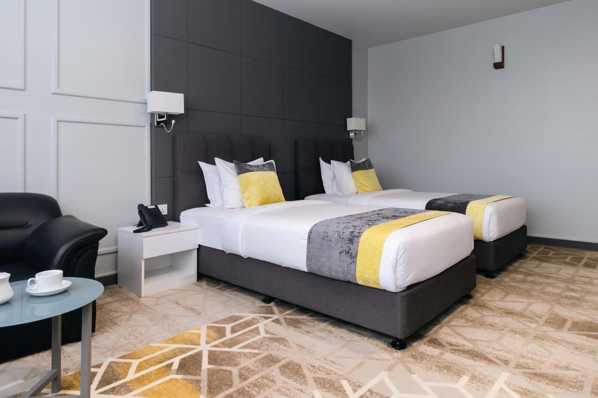 Manhattan Business Hotel, 말레 외부 사진